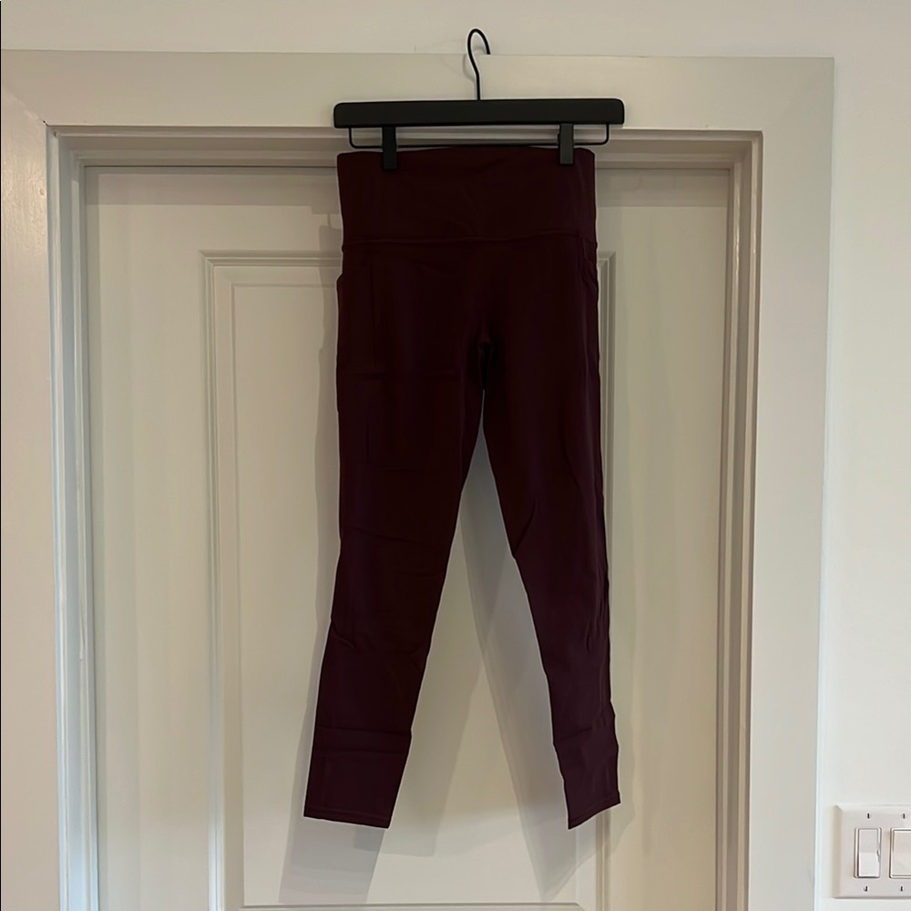 Athleta Salutation Stash 7/8 Tight - Like New